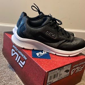 Gray and black Fila